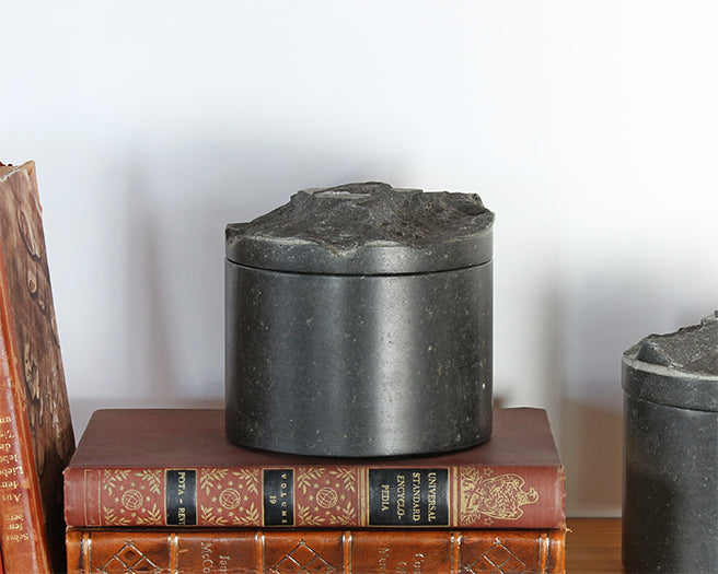 BOX38 - Marble Round Box With Rock Hewn Lid