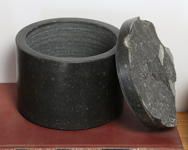 BOX38 - Marble Round Box With Rock Hewn Lid