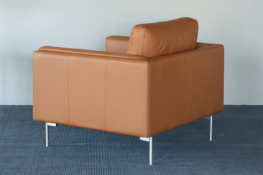 Saddle Leather International Style Club Chair
