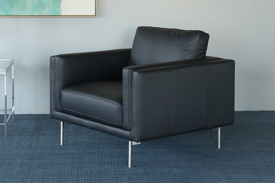 Black Leather International Style Club Chair