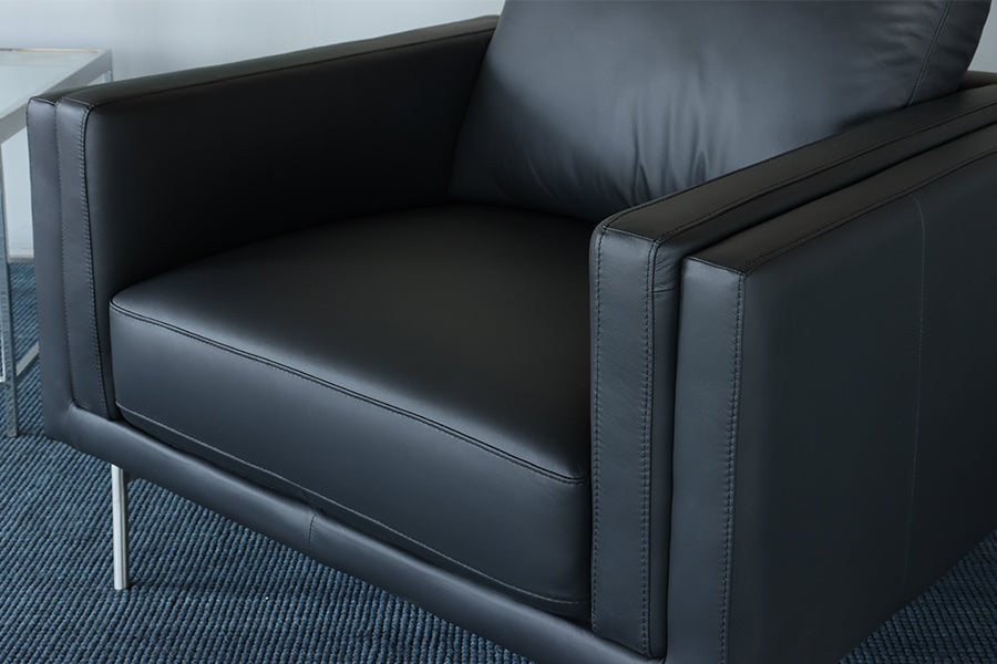 Black Leather International Style Club Chair
