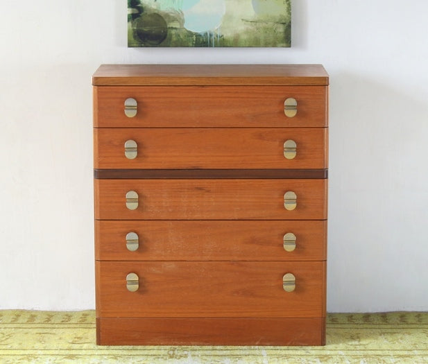 Vintage 5 Drawer Dresser with Oval Drawer Pulls
