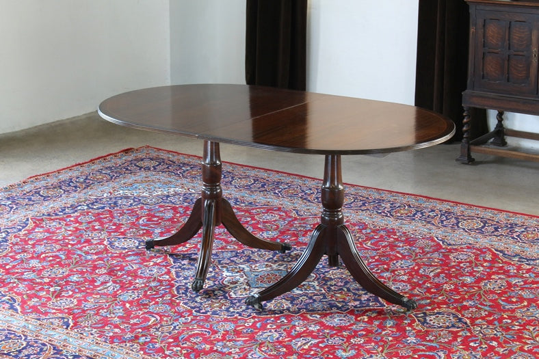 DT115 Oval Mahogany Double Pedestal Dining Table, Circa 1960