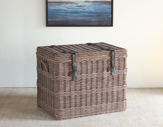ET364 Wicker Trunk End Table