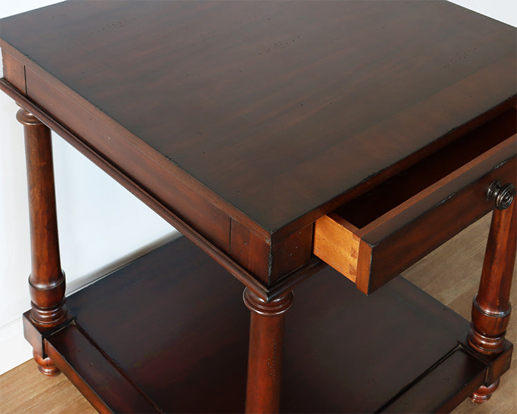 Fluted Colum Traditional End Table With Drawer