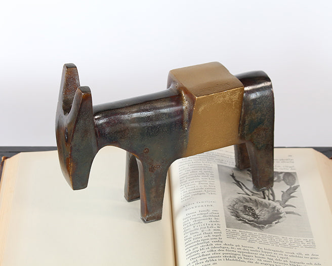 FIG405 - Abstract Mule Sculpture #1