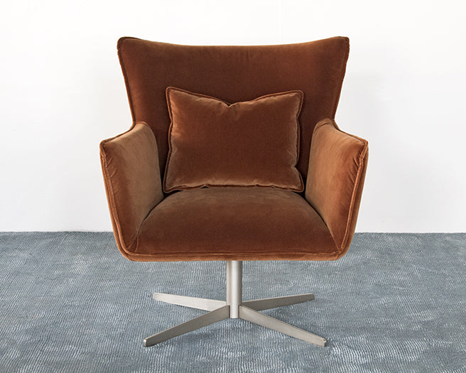 LC277 Jacob Swivel Chair