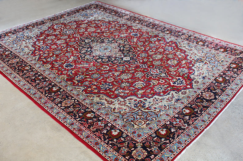RUG300 10'2 x 13'7 Red and Blue Najafabad Persian Rug circa 1965