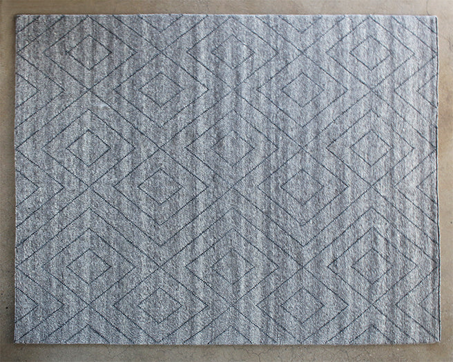 RUG341 - 8' x 10' Natural Diamond Patterned Wool Rug