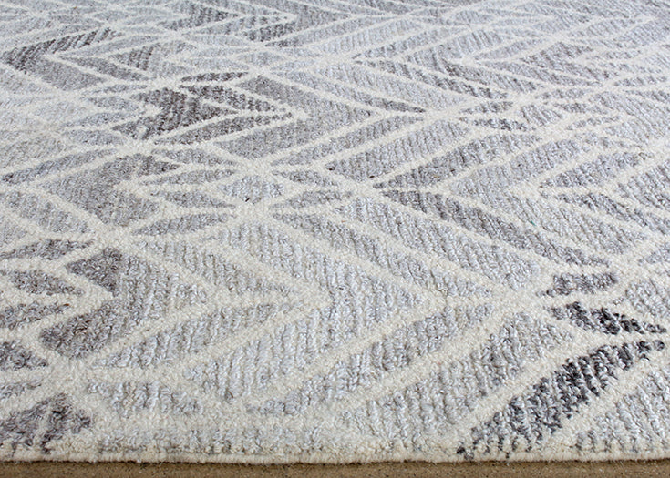 RUG350 - 8 x 10 Warm Gray Taupe Wool Chevron Patterned Rug