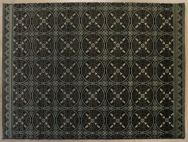 RUG452 - 8' X 11' Black And Gray Traditoinal Rug