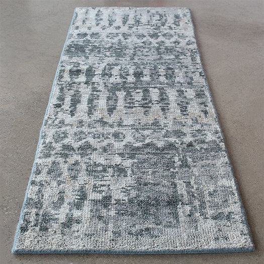 RUG507 - 2'6x8 Palomar Runner In Charcoal