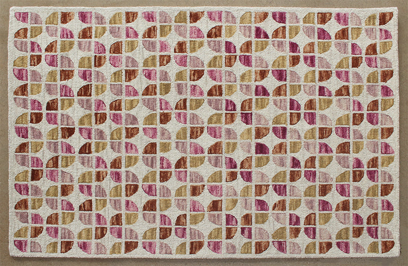RUG514 - 5' X 7'6" Ivory And Sunset Wool Pile Rug