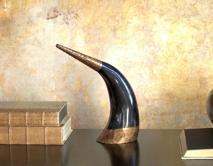 SFIG31 Set of 2 Authentic Horns