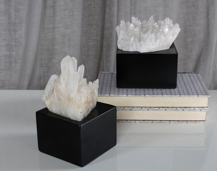 SFIG33 Set of 2 Quartz Tabletop Accessories