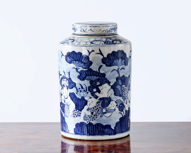 URN93 Blue and White Floral Chinese Urn