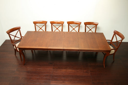 European Legacy Dining Table with two leaves 1