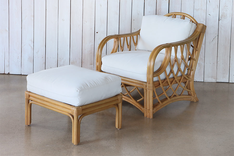 Rattan Outdoor Lounge Chair w/ Ottoman