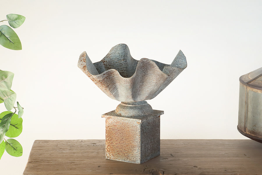 Small Kerchief Planter with Base