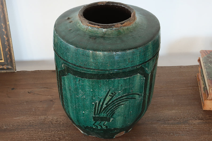 Green Hunan Glazed Chinese Style Urn