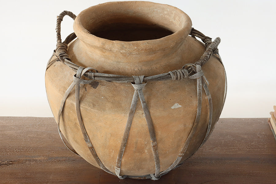 Large Anyam Urn with Rope