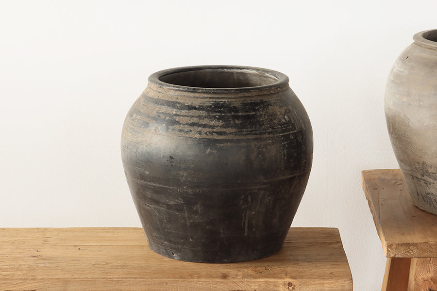 Antique Asian Cunmin Pot