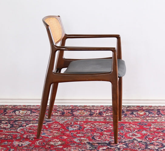 AC126 - Vintage Arm Chair