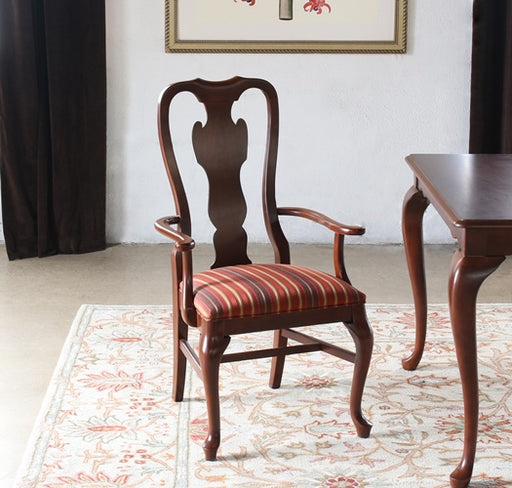 AC176 Queen Anne Arm Chair