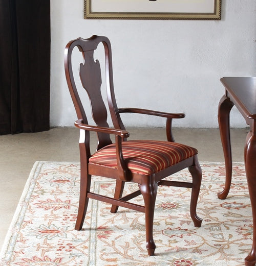 AC176 Queen Anne Arm Chair