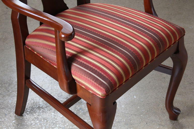 AC176 Queen Anne Arm Chair