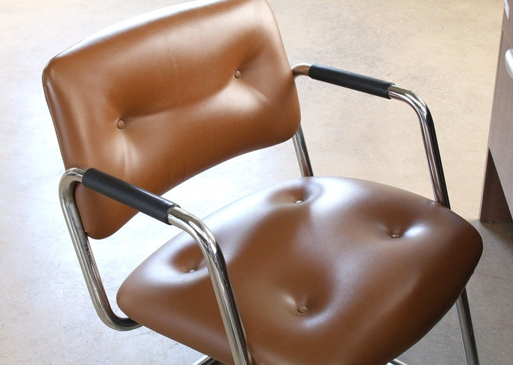AC178 Brown Leather Waiting Room Chair