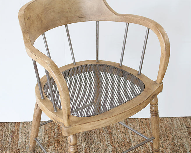 AC198 Wood Spindle Back Chair with Iron Spindles and Metal Seat