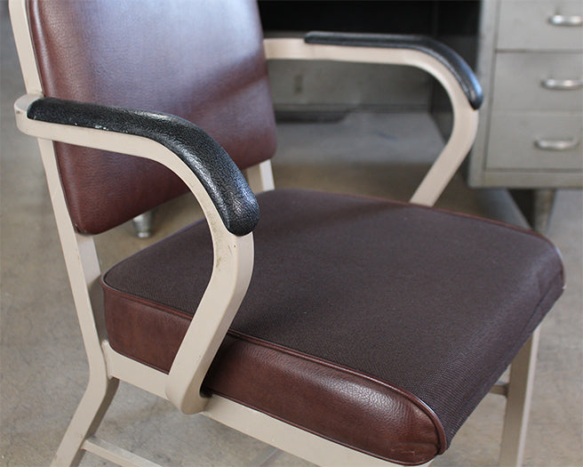 AC203 Brown Vinyl Waiting Room Chair with Black Arms