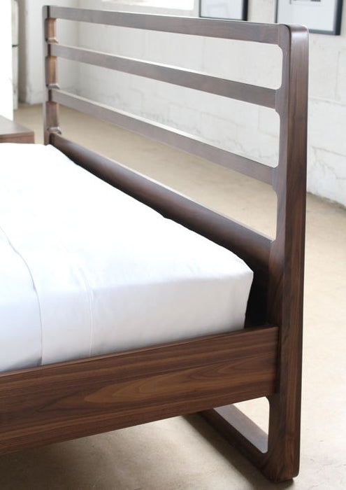 Vernal Queen Bed in American Walnut