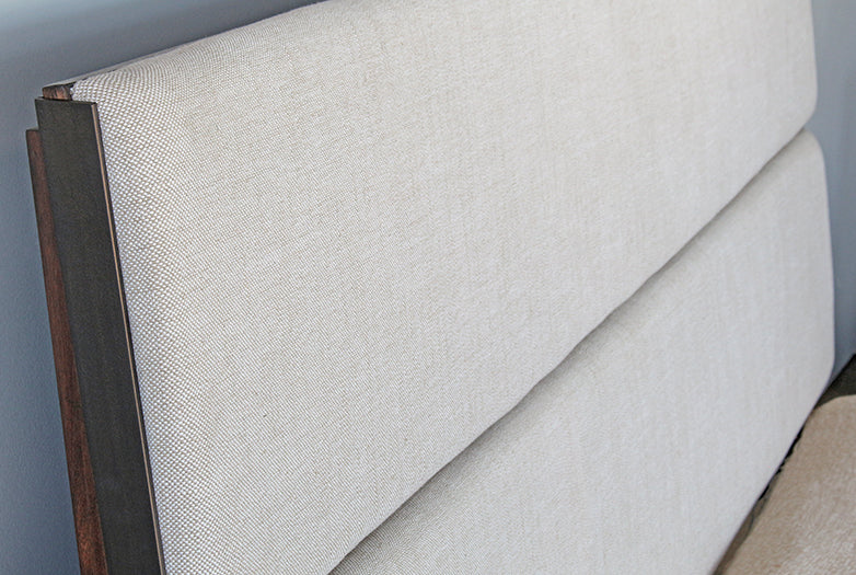 BED88 - Pfeiffer Point King Upholstered Bed 