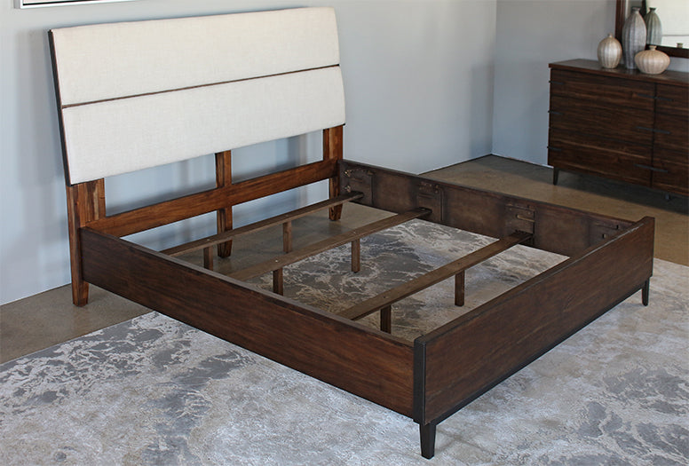 BED88 - Pfeiffer Point King Upholstered Bed 