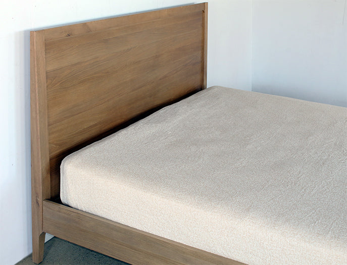 BED91 - Warm Honey Oak King Bed