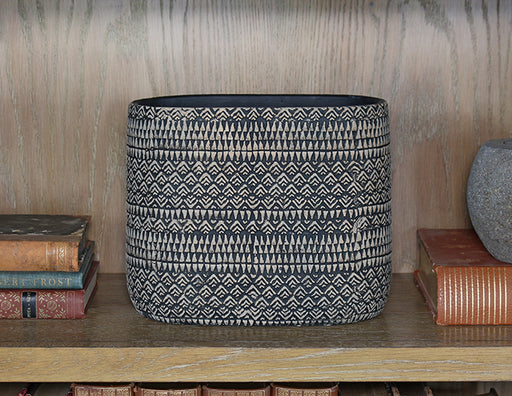 BOWL57 - Large Kjeld Black Oval Pot