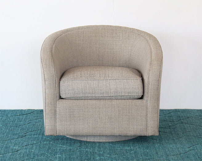 Modern Tub Chair With 360-Degree Swivel