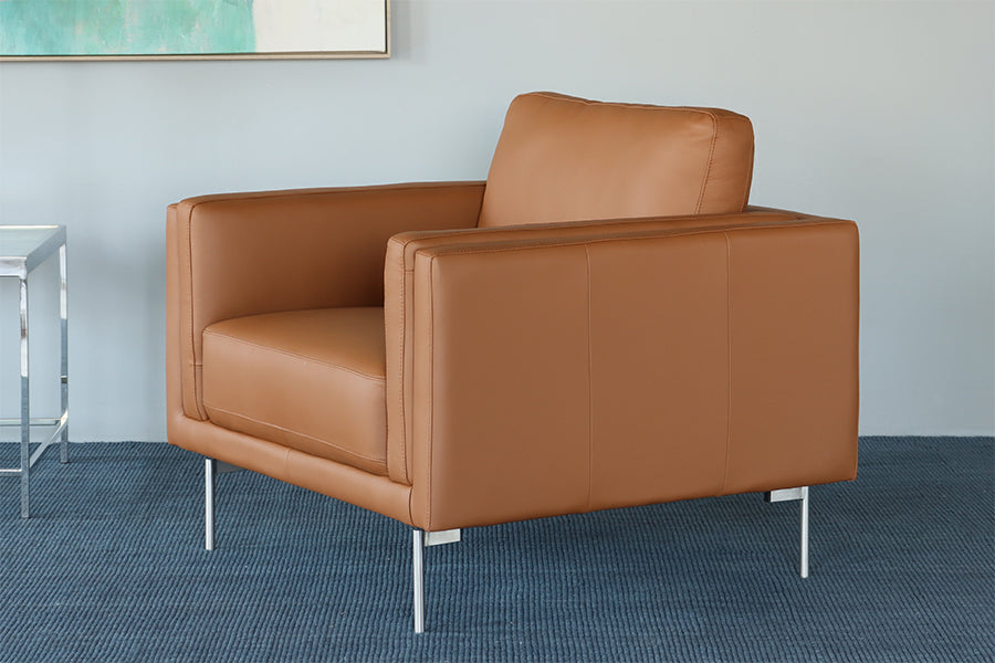 Saddle Leather International Style Club Chair
