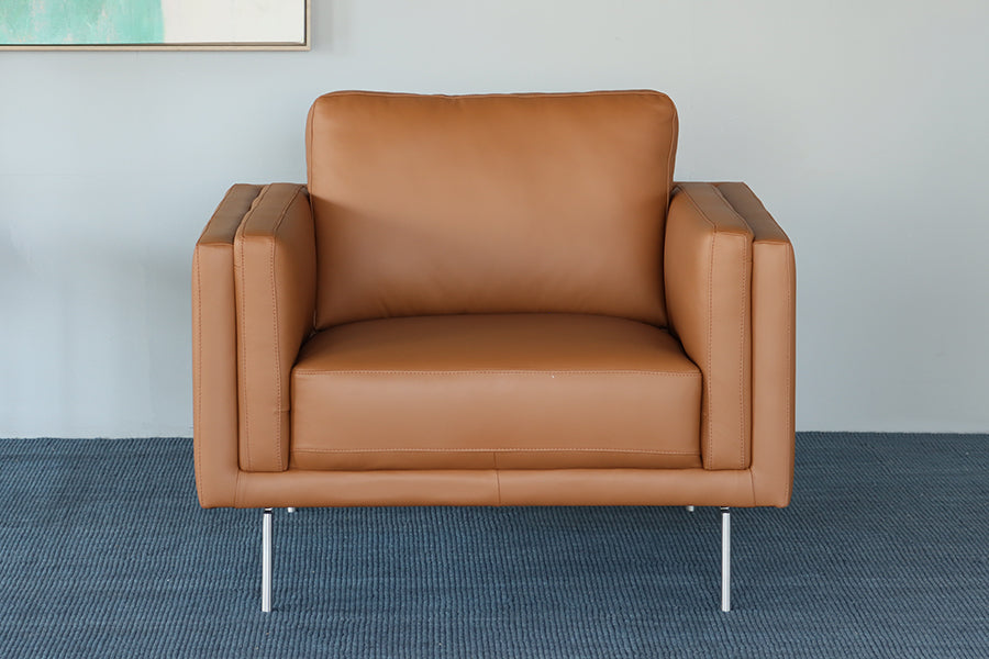 Saddle Leather International Style Club Chair