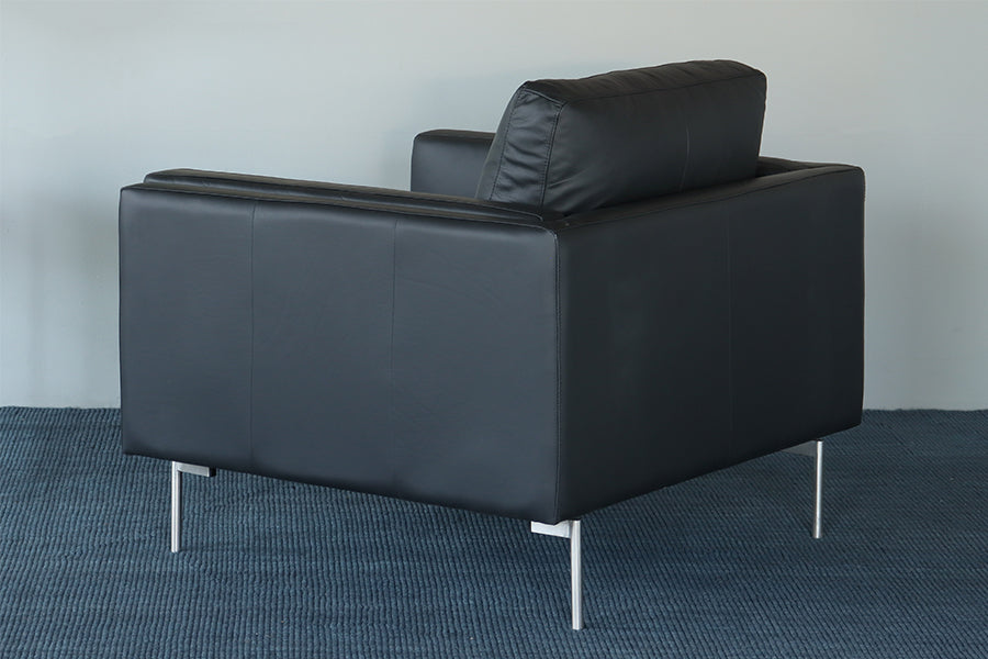 Black Leather International Style Club Chair
