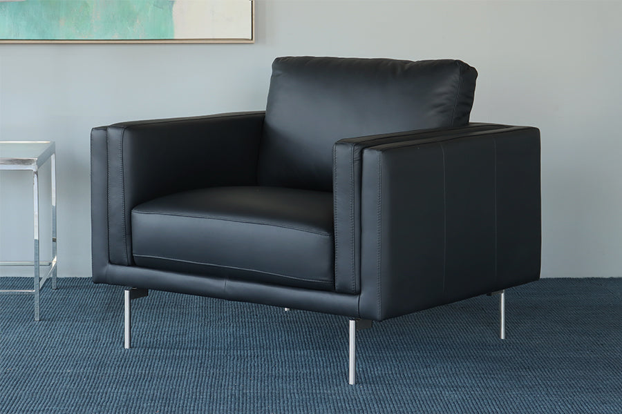 Black Leather International Style Club Chair