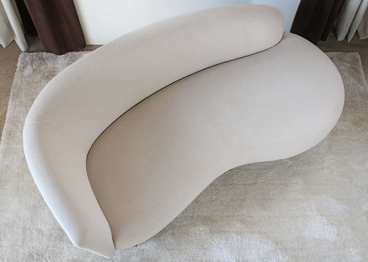 Curved Back Ivory Boucle Chaise W/Tapered Legs