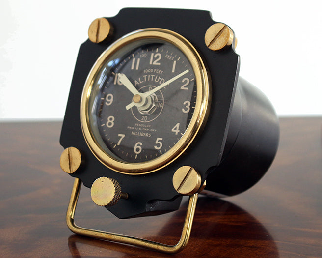 CLOCK10 Altimeter Table Clock