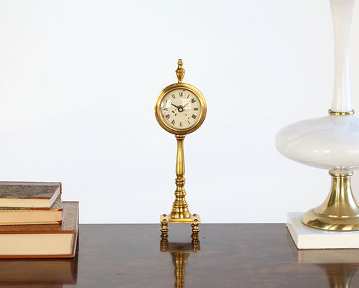 CLOCK16 Victoria Table Clock