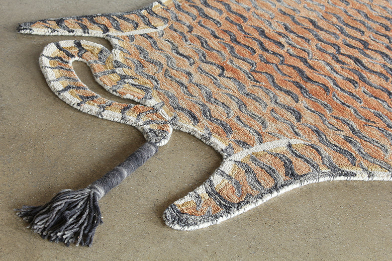 5' X 7'6" Tangerine Tiger Rug - Cleared