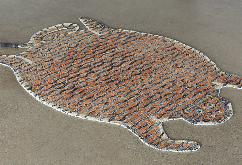 5' X 7'6" Tangerine Tiger Rug - Cleared