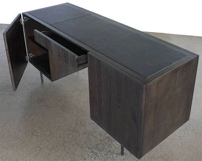 DK129 - Sonny Desk 