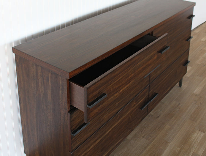 DR142 - Pfeiffer Point Dresser With Iron Legs